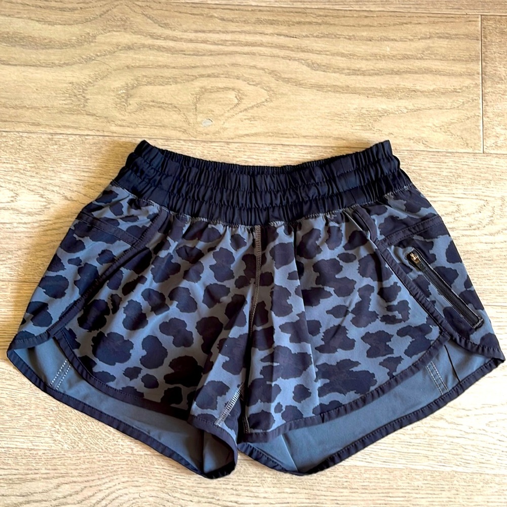 Lululemon Cheetah print Shorts size 4